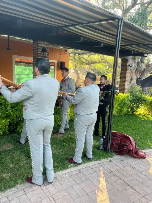 Mariachi San Sabás en la Higuera